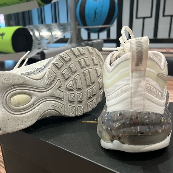 Nike Jordan Max Aura 3 Youth size 6Y - Picture 6 of 7